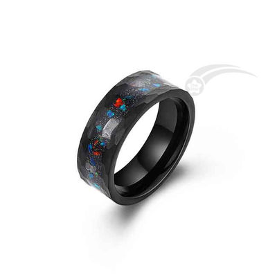 8 mm opaal en meteoriet ring trouwring gehamerd rand wolfraam
